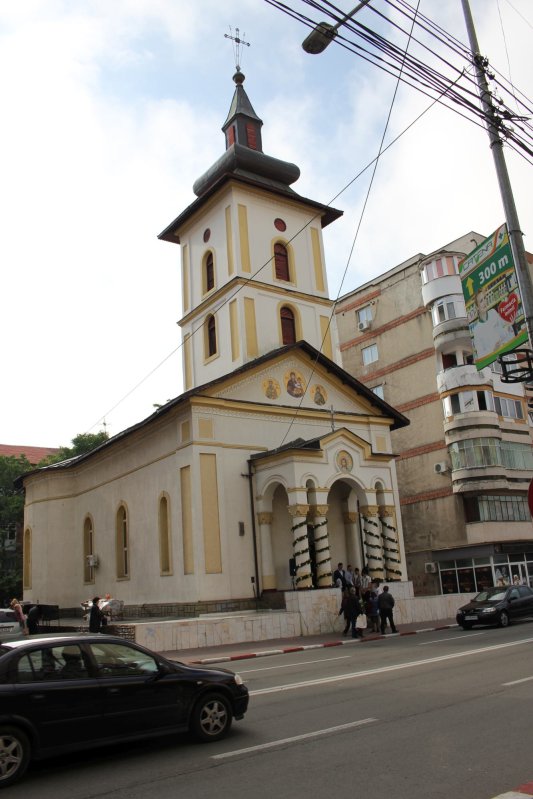 Biserica Sfinții Împărați Constantin și Elena